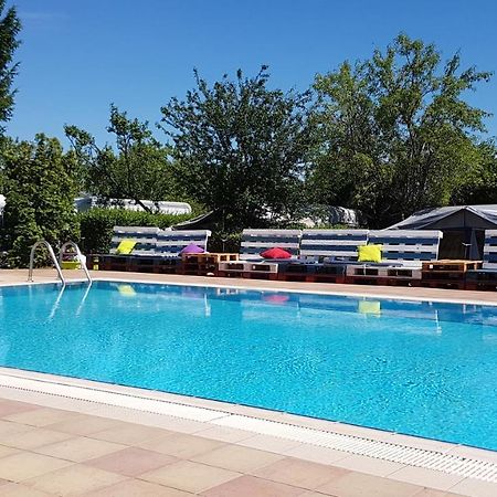 Mandel Fahazak Hotel Paloznak Bagian luar foto