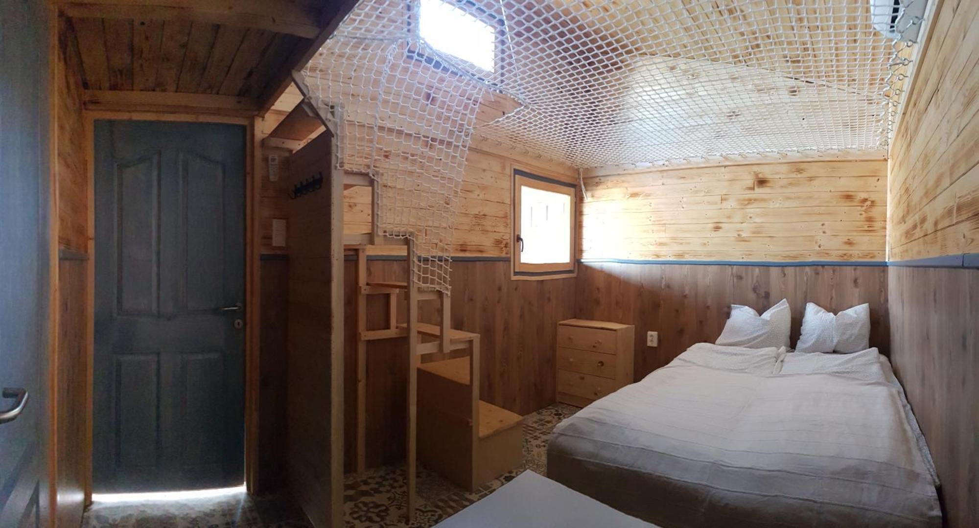 Mandel Fahazak Hotel Paloznak Ruang foto